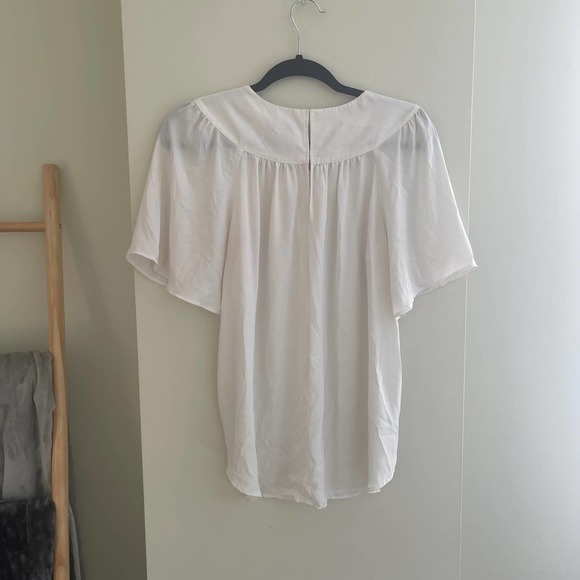 Ann Taylor Scalloped Cutout Tee in Winter White Size Small - Picture 10 of 10